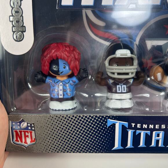 NEW Fisher Price Little People NFL Tennessee Titans Football Figures Toy Set - Picture 2 of 7